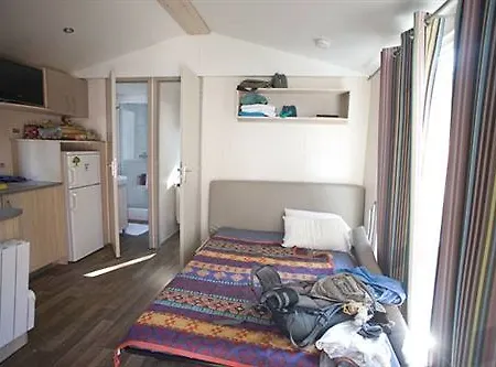 De 4*